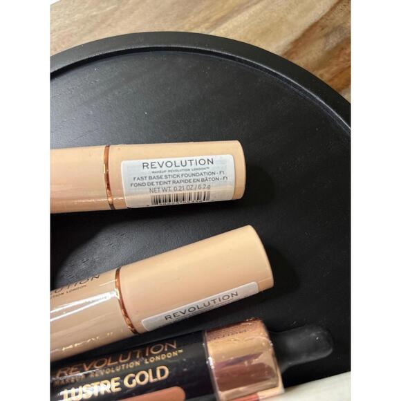 Makeup Bundle - Picture 2 of 4